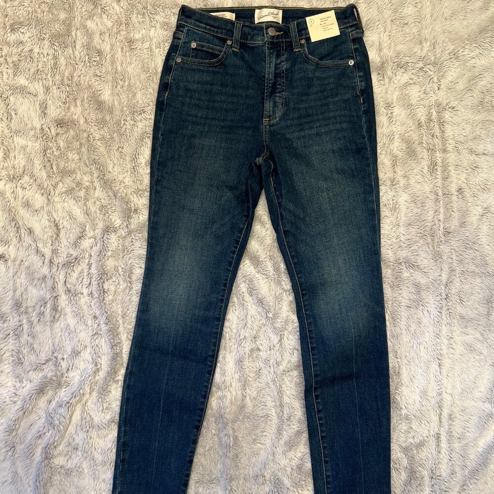 Universal Threads High Rise Skinny size 8